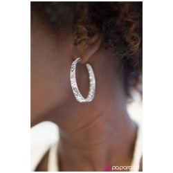 GLITZY By Association White